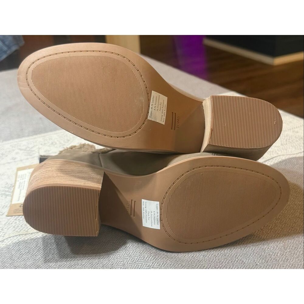 TOMS Women's Everly Chelsea Boot, Taupe Grey Leather/Faux Shearling, 10 - Picture 7 of 8